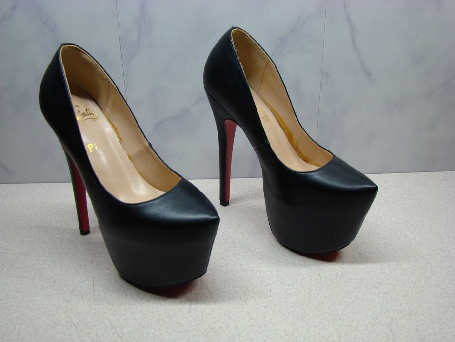 Christian Louboutin r.37 czarne szpilki z czerwoną podeszwą nowe