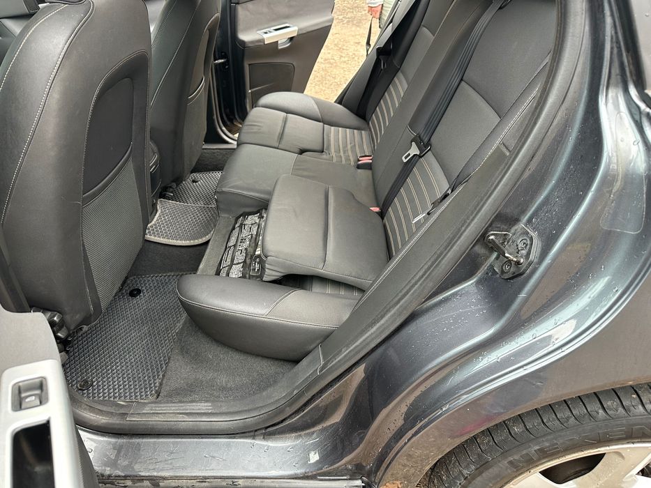 Volvo v50 2011 року 1.6 d2