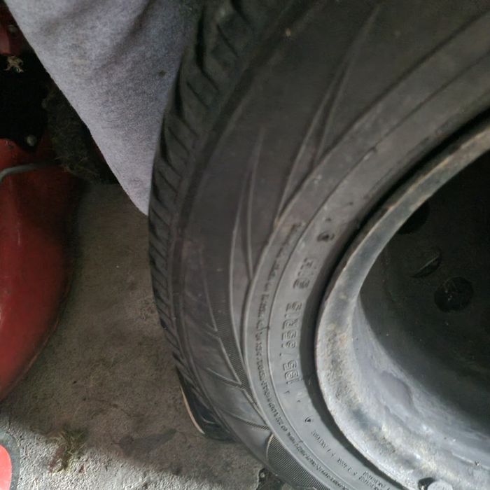 Sprzedam całe koła z oponami.zimówki z czujnikami