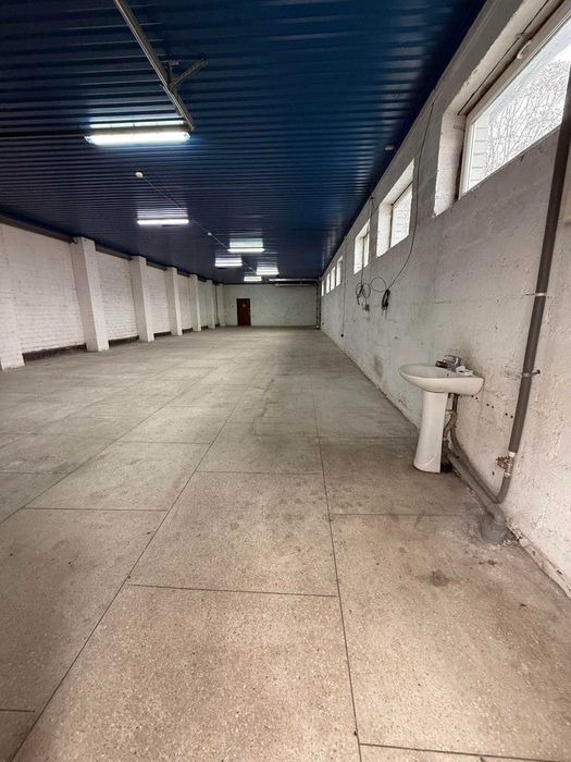 Оренда капітального складу на вул. Луценка