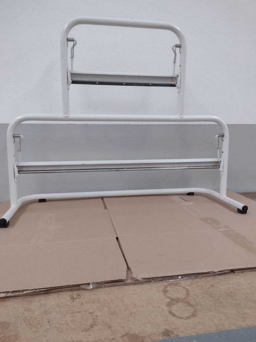Suporte metálico para rolos de papel ou bobines