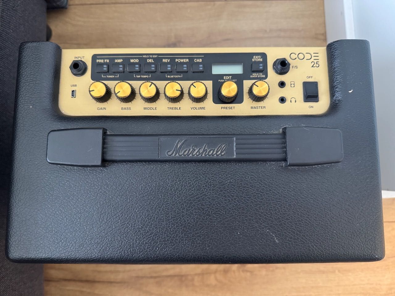 Wzmacniacz gitarowy, combo piecyk Marshall Code 25