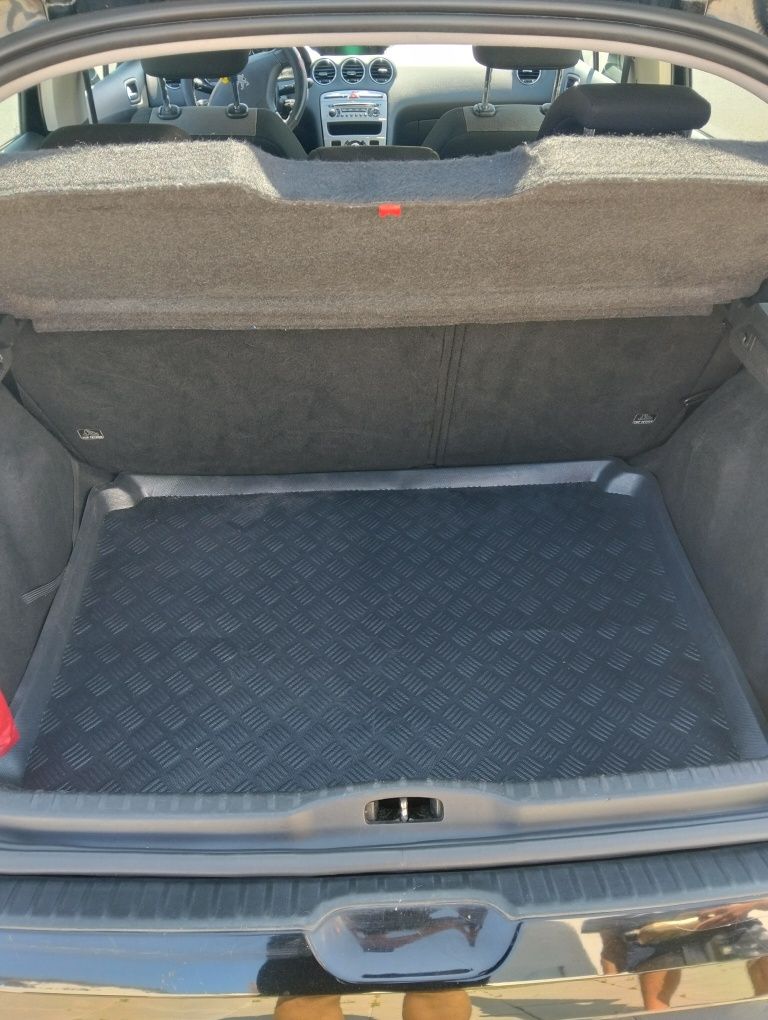 Peugeot 308 – 2008 rok – 1.6 benzyna