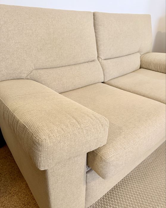 Sofá de 2 lugares em bom estado