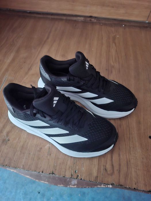 Sapatilhas adidas como novas