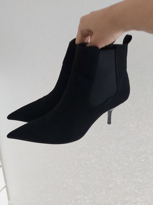 Ботинки женские  Bershka