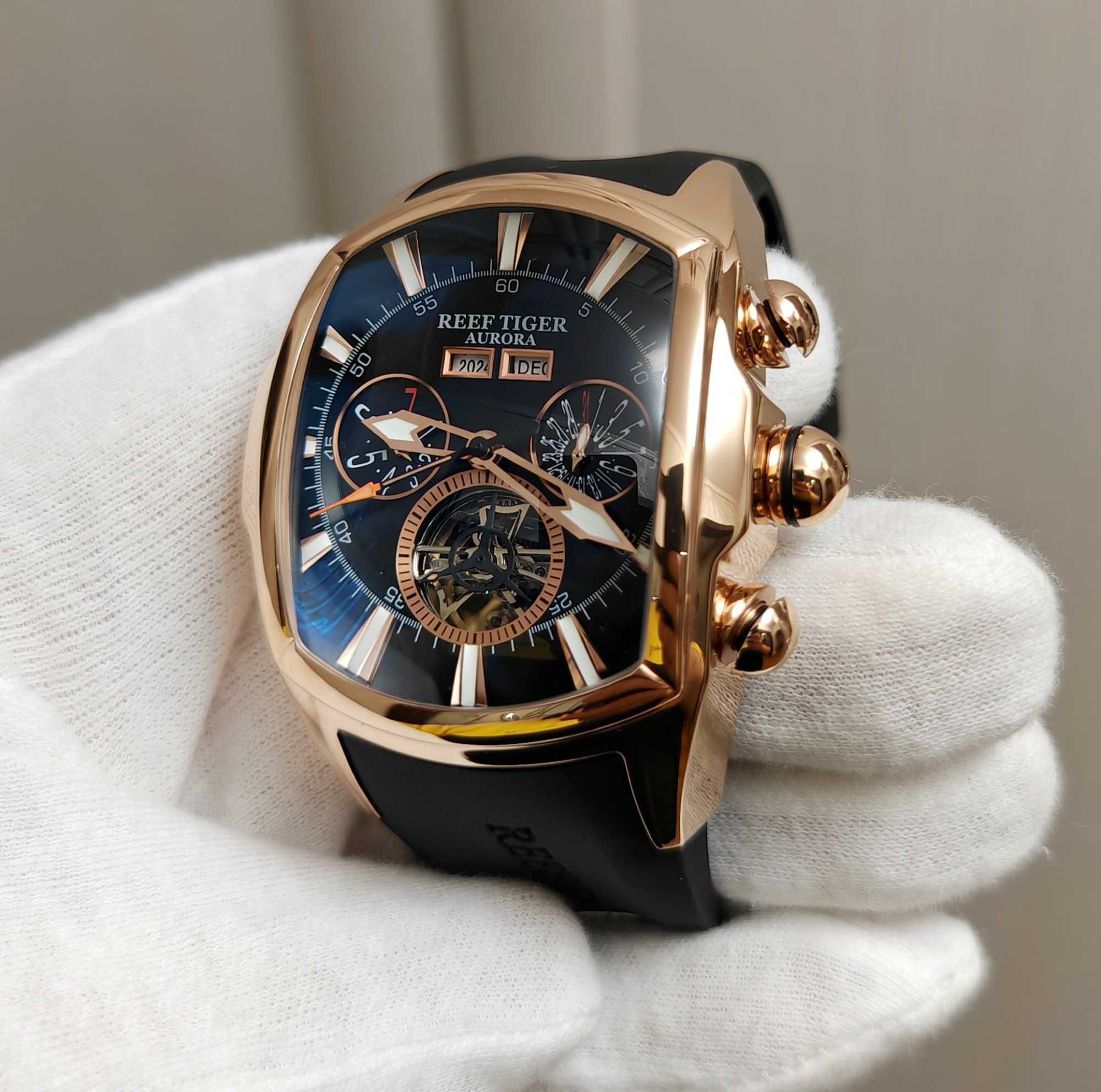 Чоловічий годинник Reef Tiger Aurora Tank 2 Automatic Gold/Black 100m