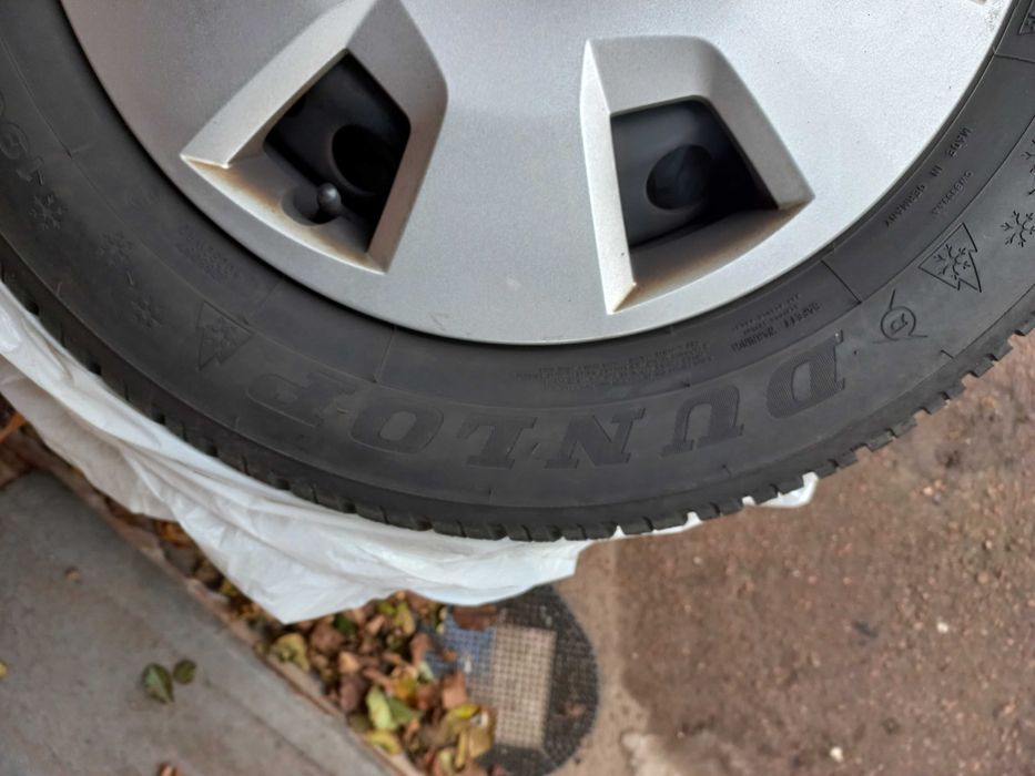 Зимова гума на дисках 195/65 R15