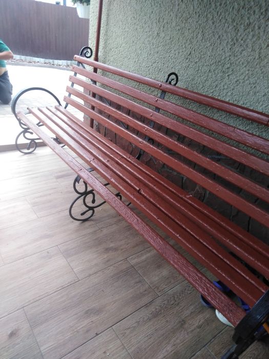 Лавка садова в доброму стані