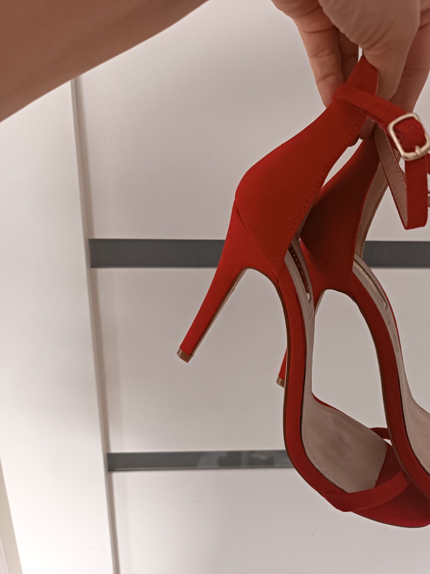 Buty sandały na obcasie czerwone Primark 40/41