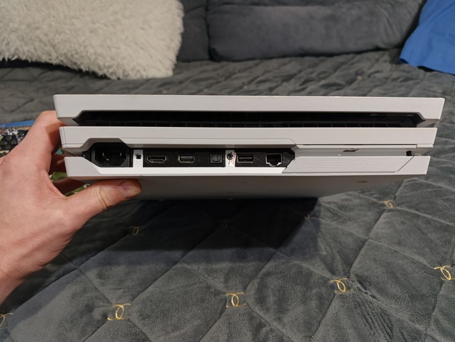 soni playstation 4 pro белая