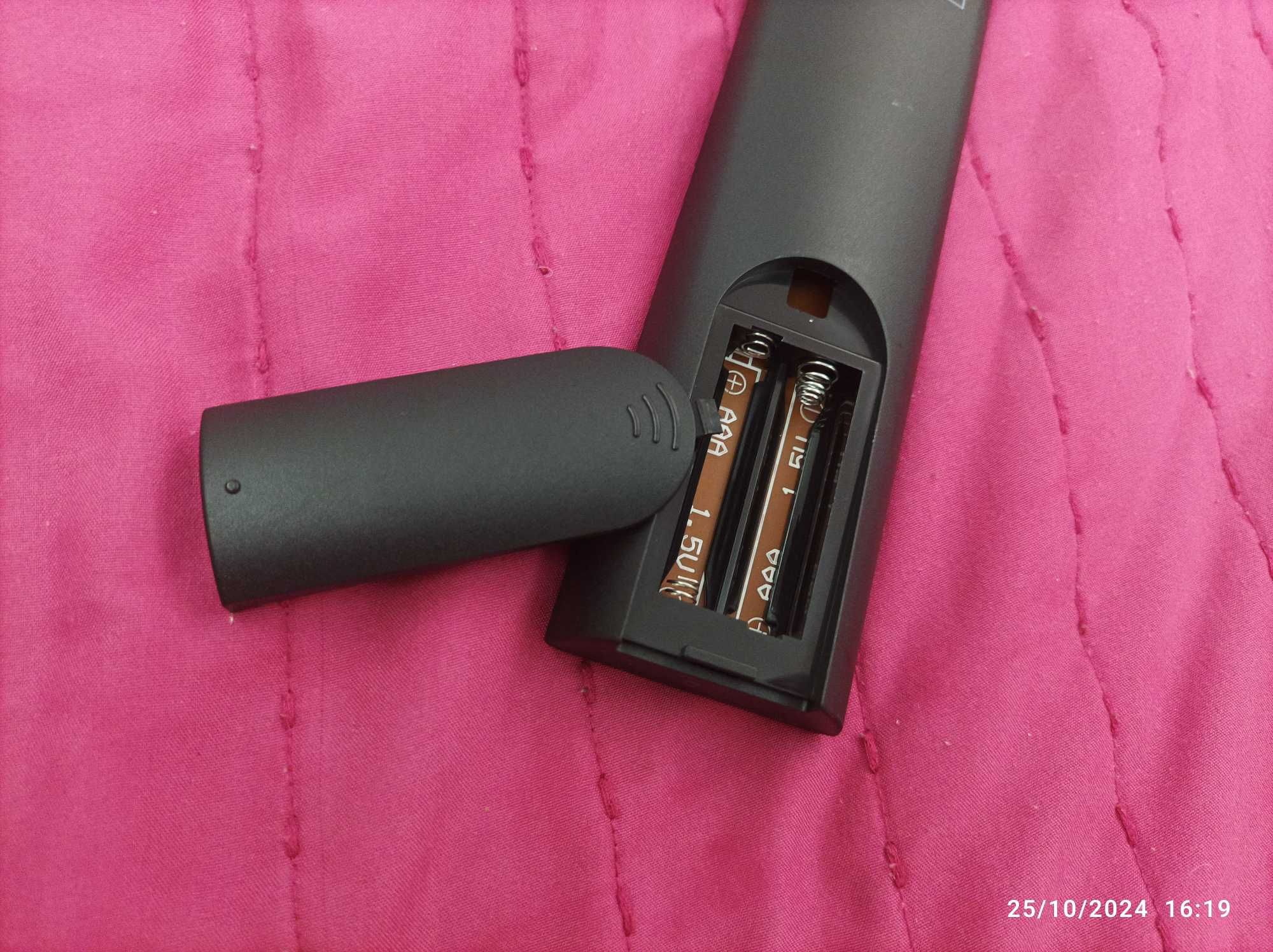 Comando Universal - Controlo Remoto URC 1699