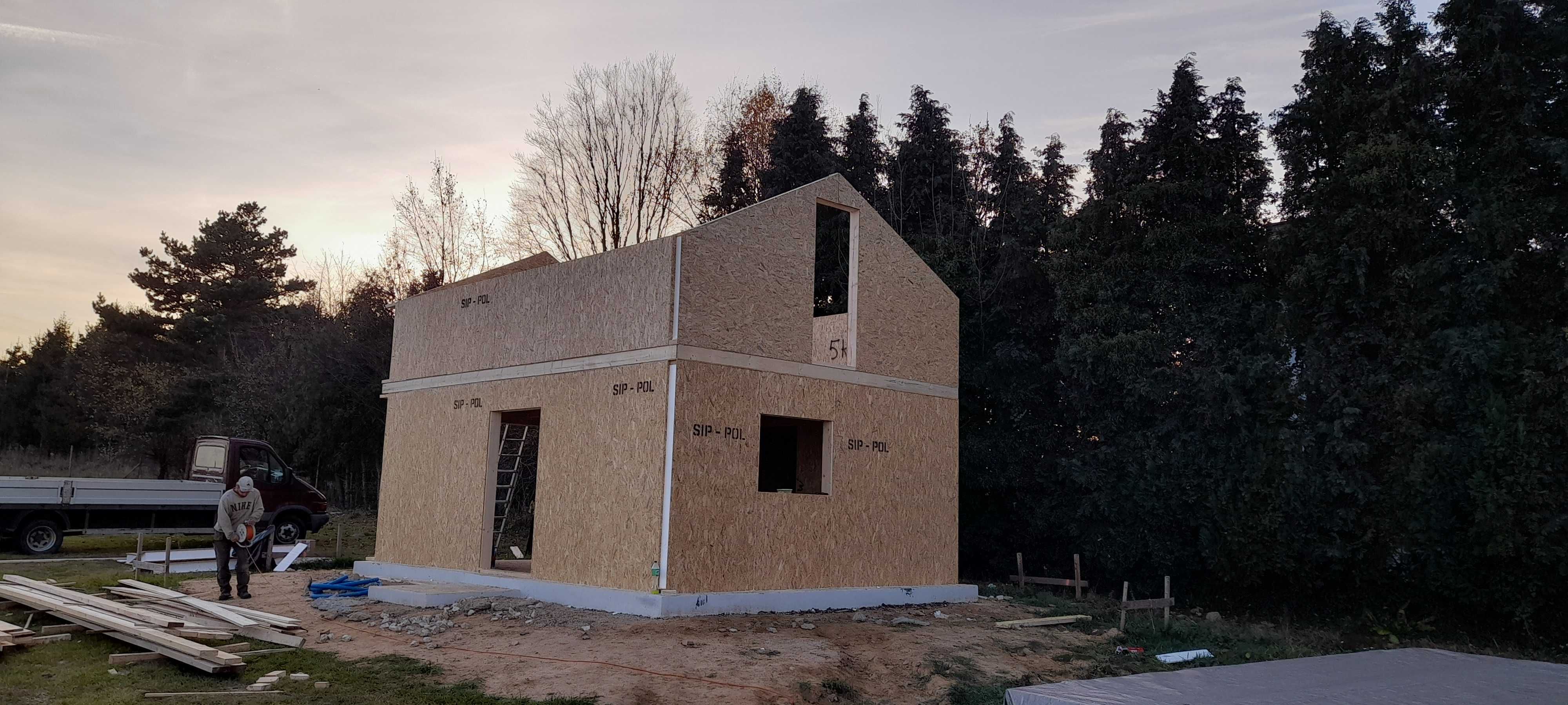 domek caloroczny na zgłoszenie Nowoczesna stodola 60m2 panele  sip-pol