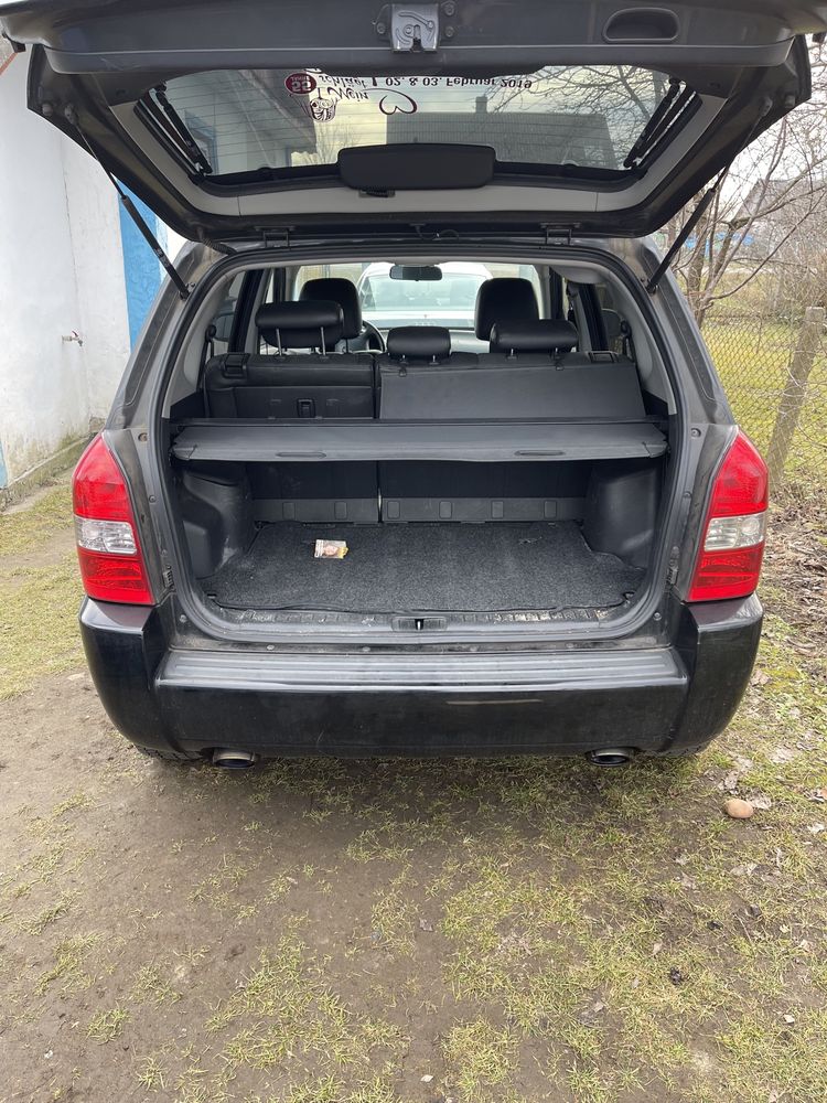 Двері Hyundai Tucson Хюндай туксон 2004-2010