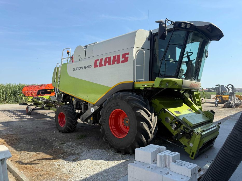 Kombajn Claas Lexion 540. Gotowy do pracy.