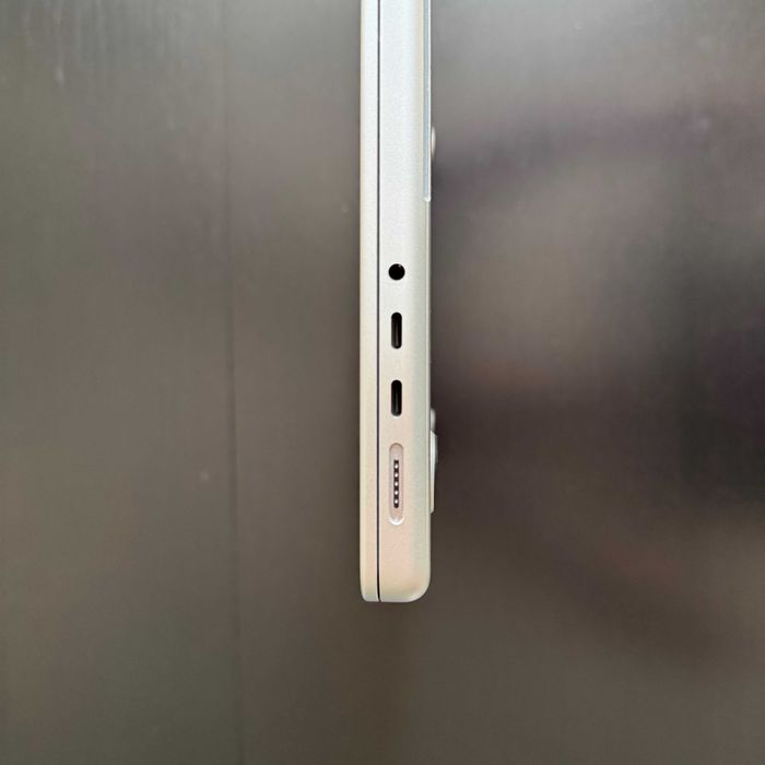 MacBook Pro 14, procesor M1 Pro 10 rdzeni, srebrny, 32GB, 1TB