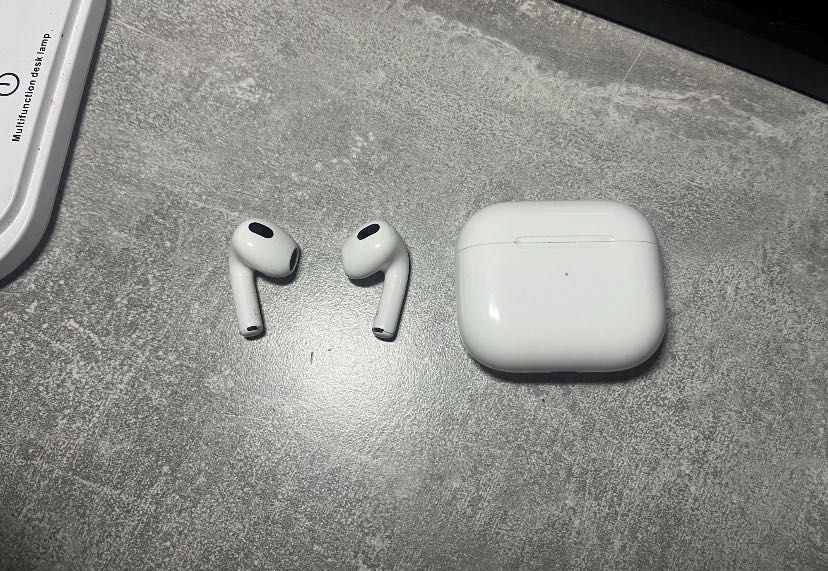 Sprzedam słuchawki Airpods 3