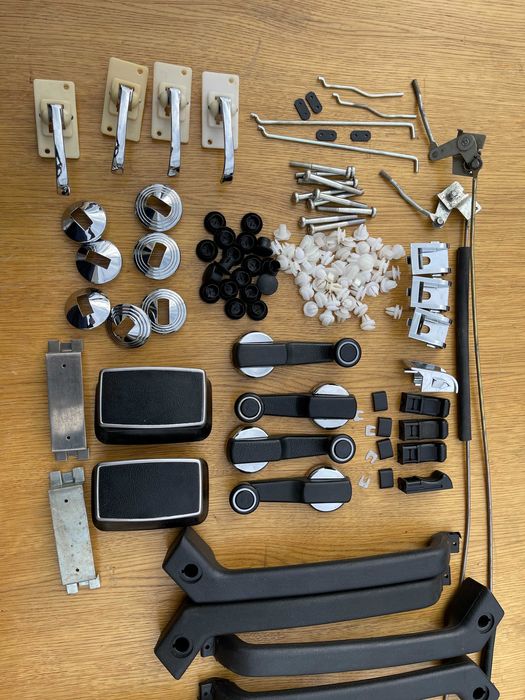 Кнопка карты замка двери ВАЗ 2105 хром