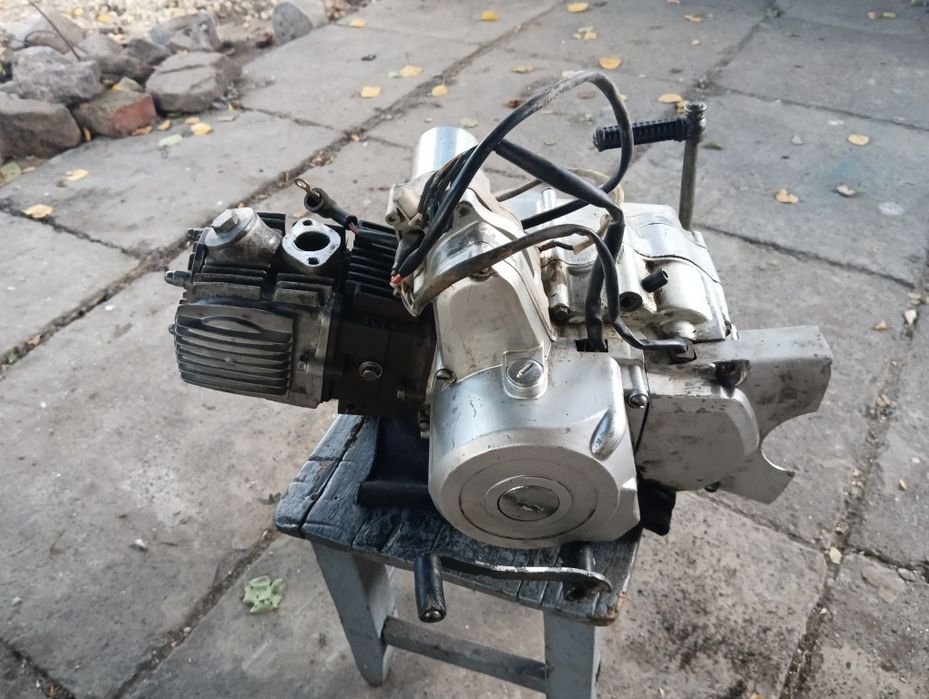 Продам мотор Mustang 110 куб.см