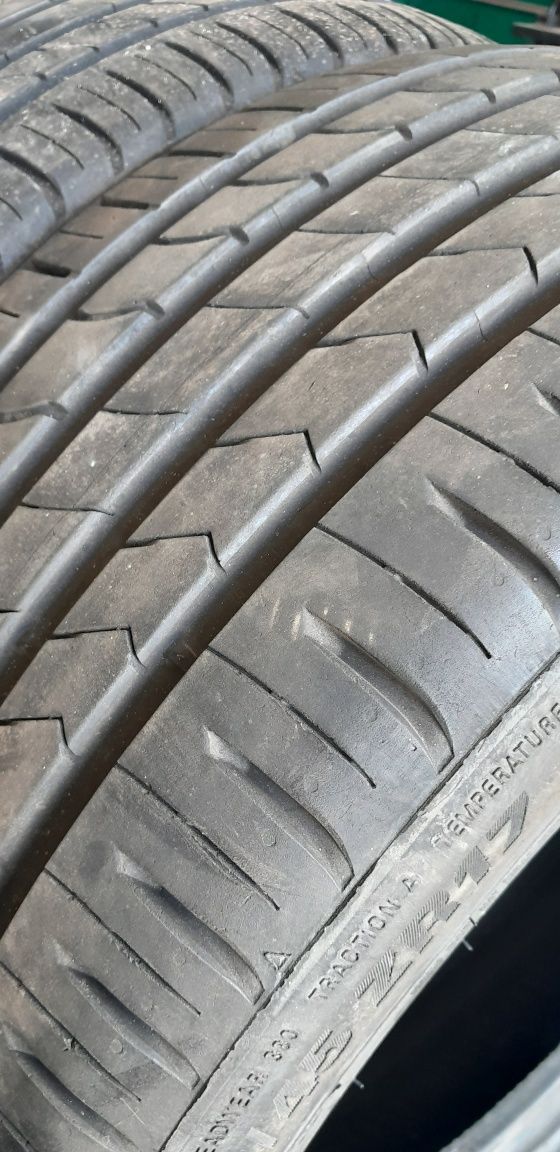 Opony 245/45ZR17 95W Kumho ECSTA HS51 (kpl)