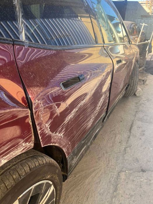 BMW IX Xdrive50. Двері праві передні і задні в зборі під покрас