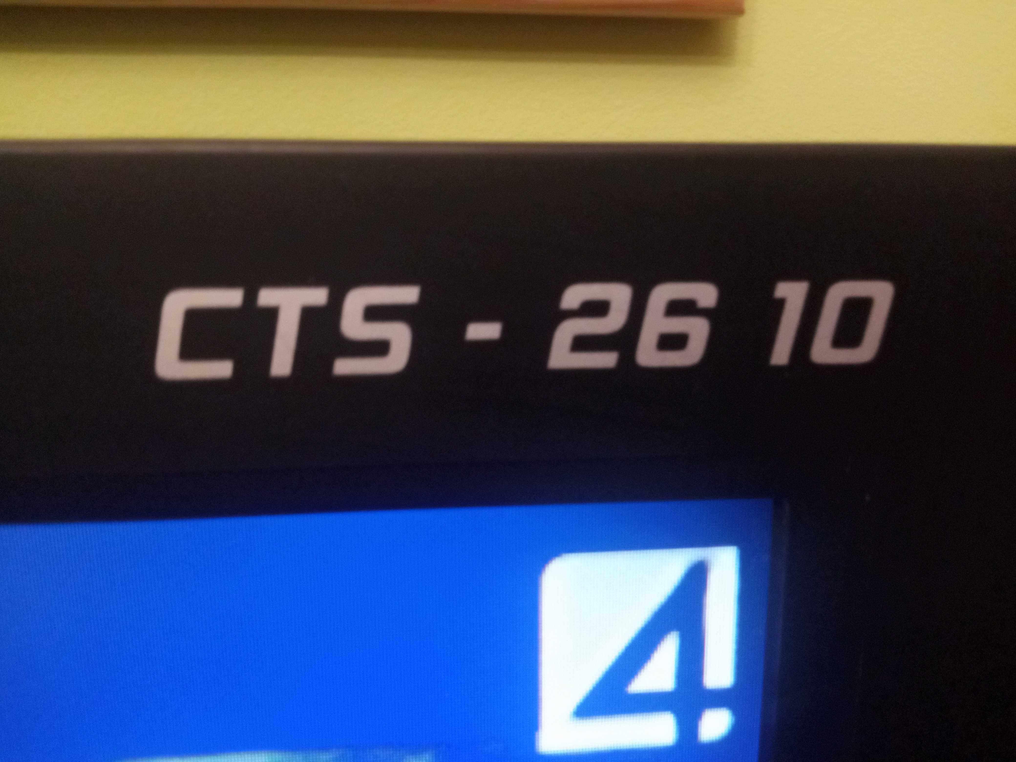 Telewizor  LCD CAT 26 " cali super, pilot