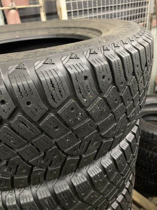 Зимние шины 215/70 R16 Continental IceContact2 SUV резина