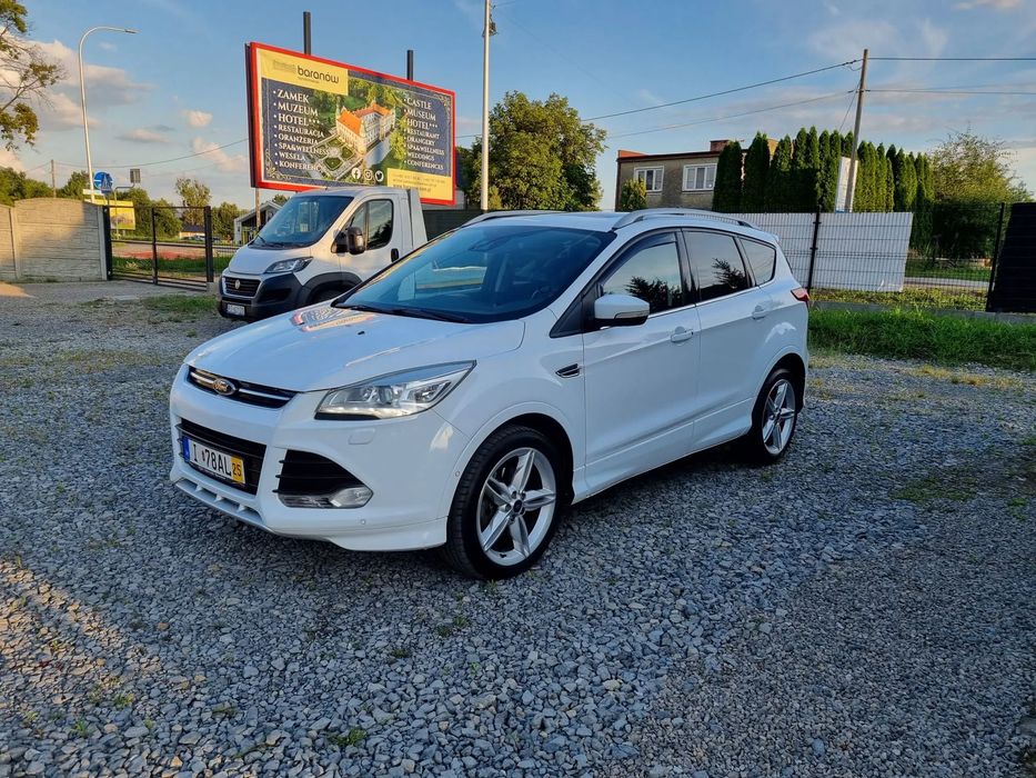 Ford Kuga 100% oryginał 4x4 pełna opcja wyposażenia z Niemiec