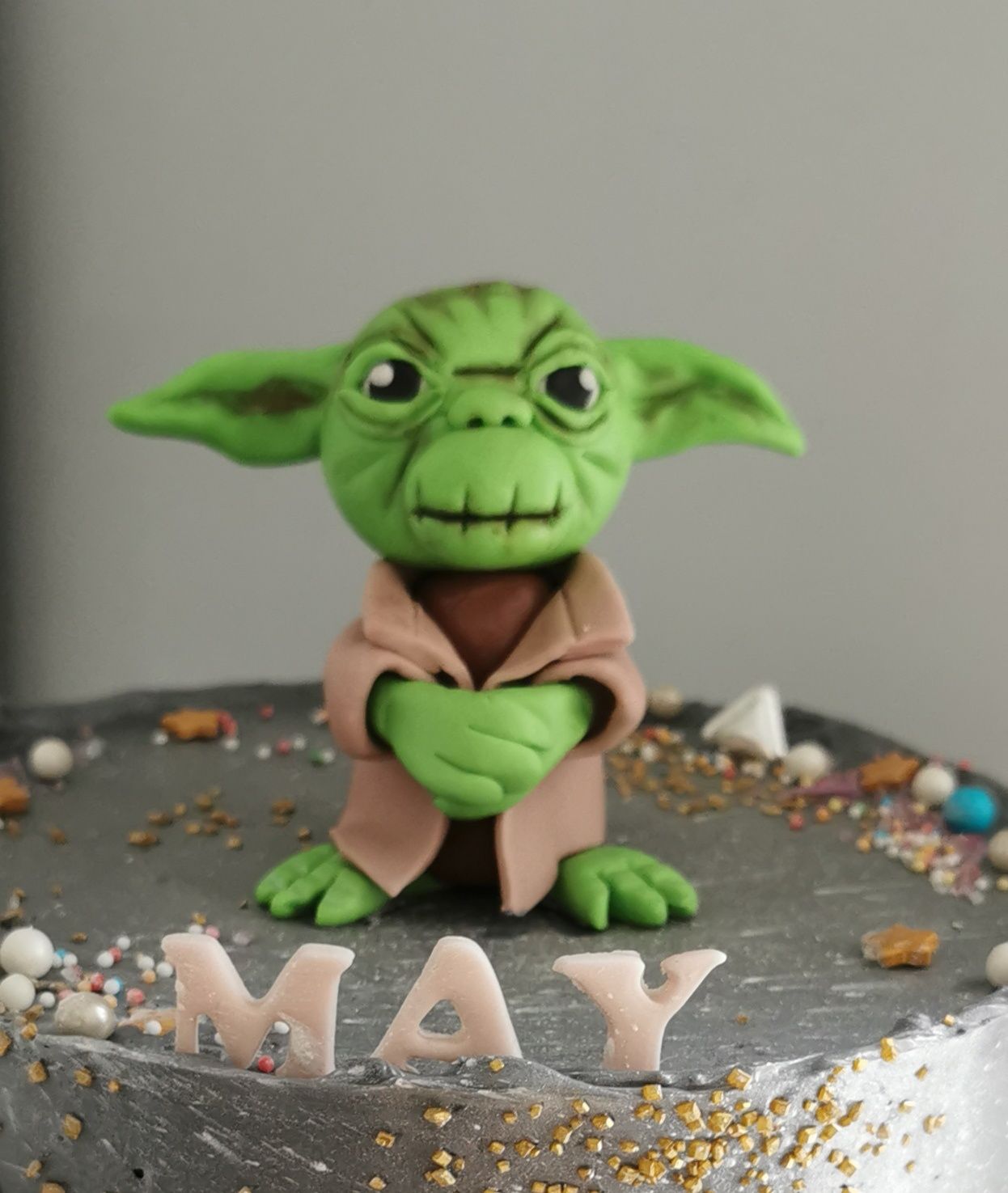 Figurka z masy cukrowej na tort baby yoda