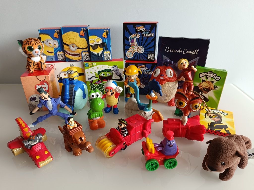 Vários bonecos figuras pvc Disney, bebés, mcdonalds, Minions, beanie