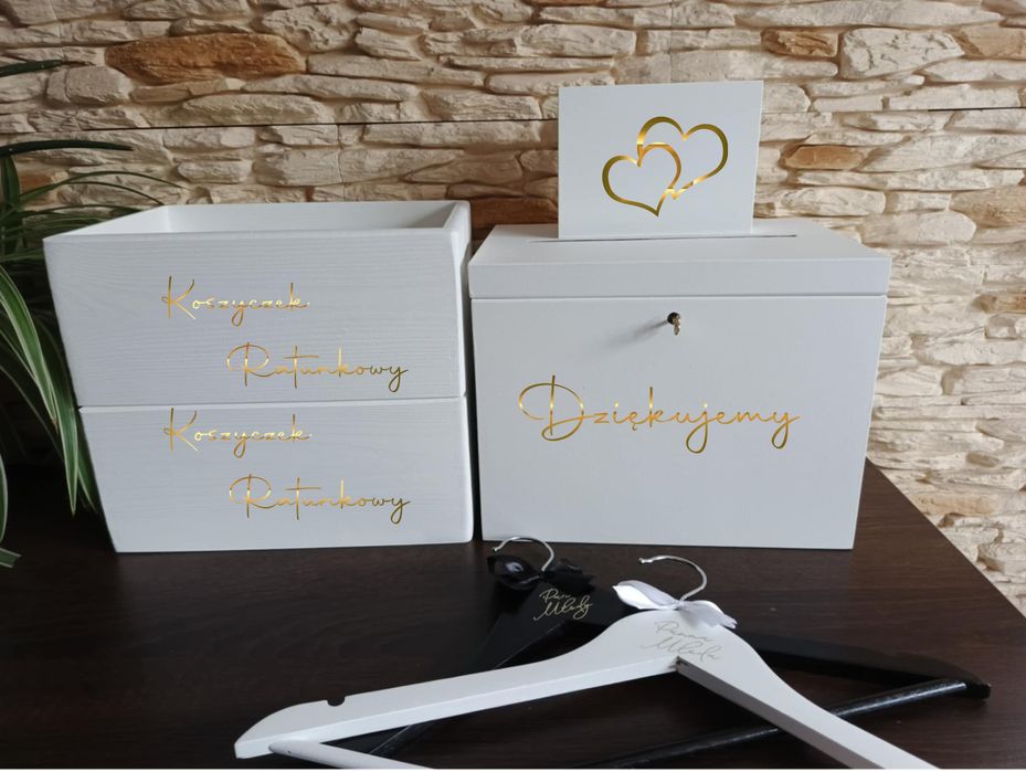 Pudełko na koperty i obrączki, wieszaki ślubne, koszyczki ratunkowe