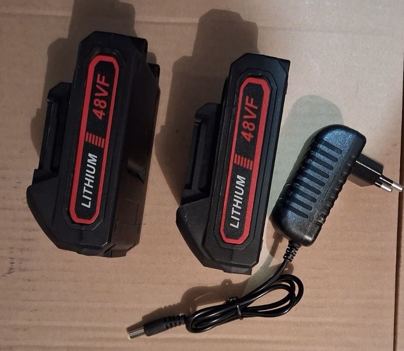 4 Akumulatory 2x ładowarka, złącze typ makita 18v