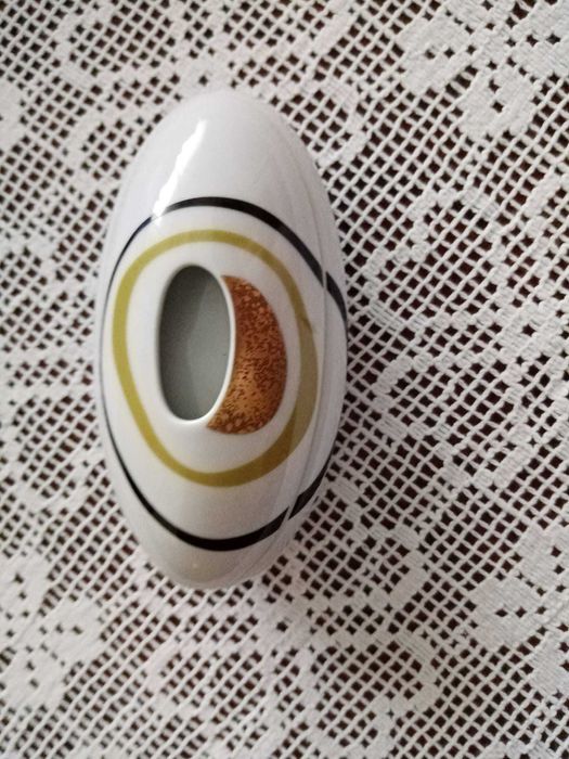 VENDO CAIXA VISTA ALEGRE - oval com tampa - nova - 10 €