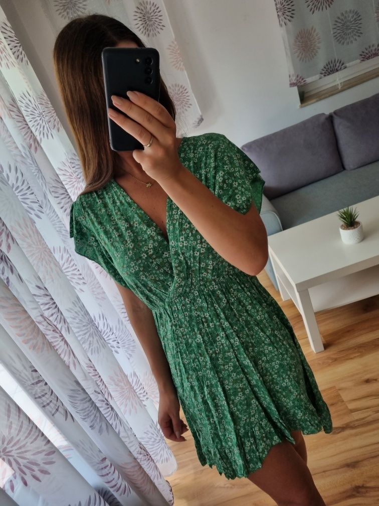 Nowa zielona sukienka w kwiatki z viskozy r. M/L