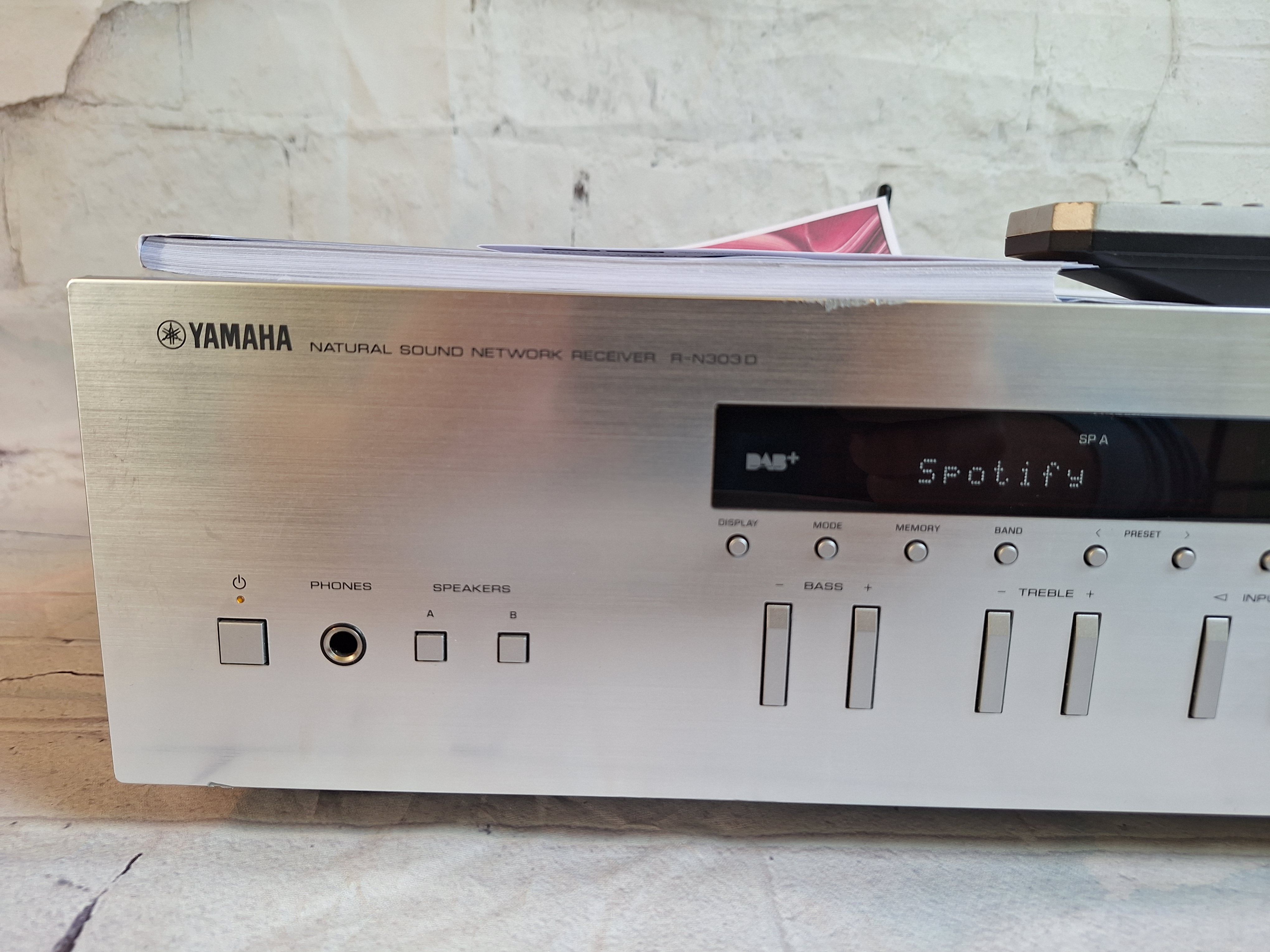 Yamaha R-N303D  Stereo 2x140W  MusicCast Wi-Fi i Bluetooth