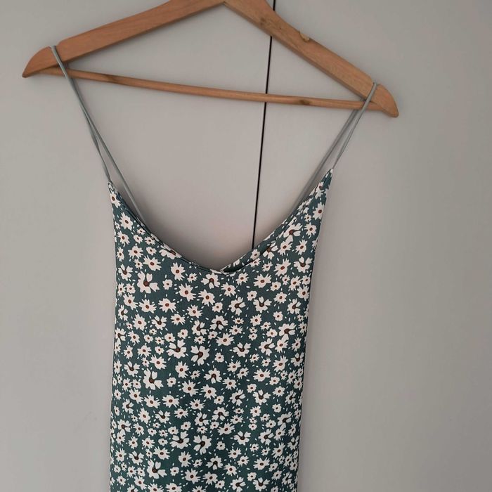 Sukienka włoska firma rozmiar L zielona na ramiączka