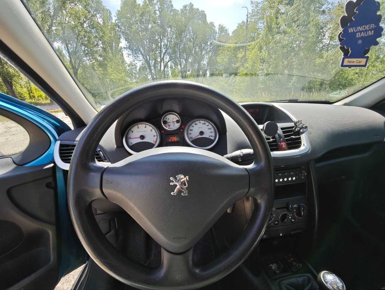 Sprzedam Peugeota 207 SW z silnikiem 1.4 16V Vti benzyna.