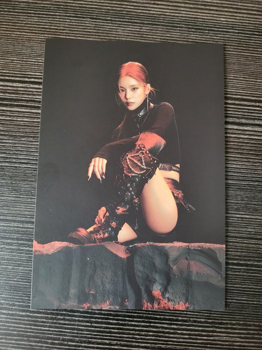 postcard Yeji Itzy