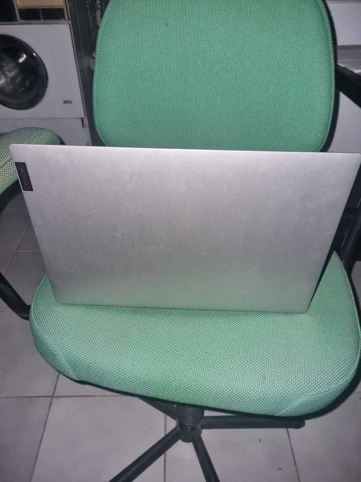 Portátil LENOVO IdeaPad 3