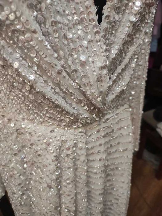 Błyszcząca suknia ślubna