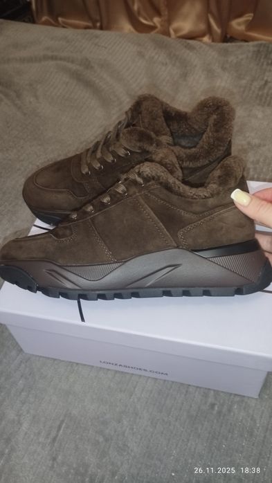 Ботинки, Зимові кросівки lonza  38р 24,5 см. Чорна п'ятниця