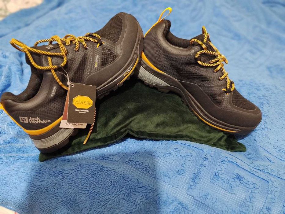 Jack Wolfskin взуття / трекінгові кросівки / ботинки