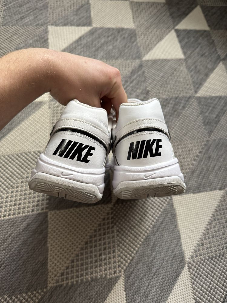 Чоловічі кросівки Nike City Court