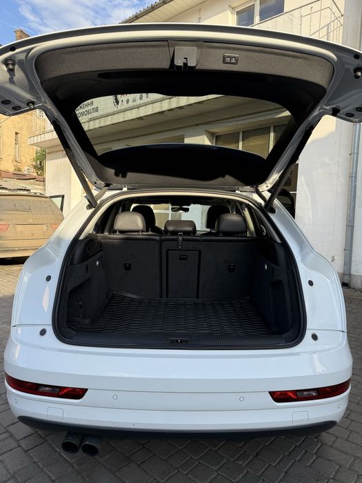 Продам AUDI Q3 quattro