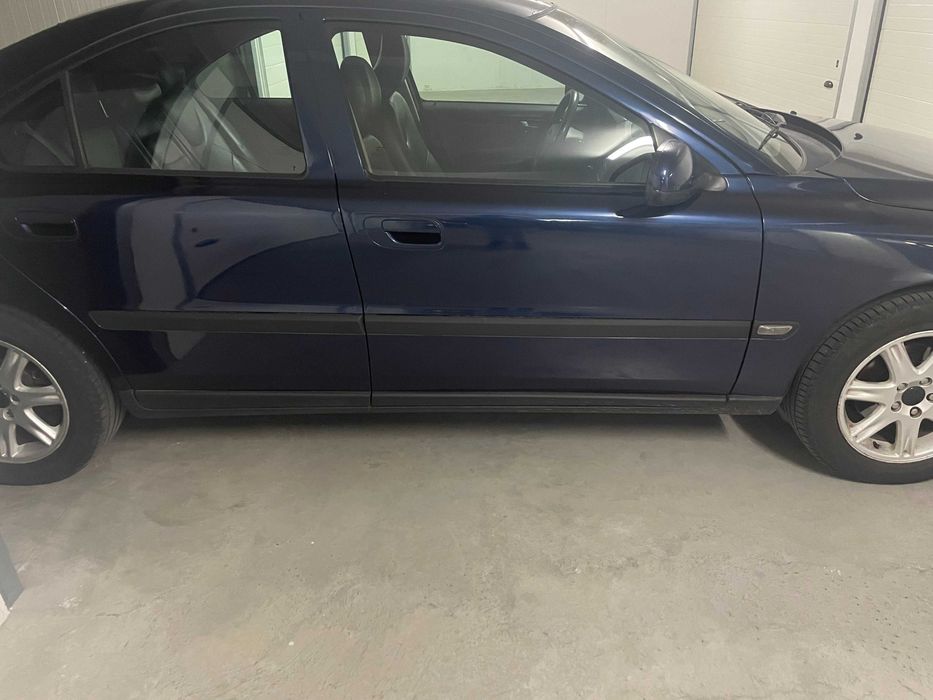 Volvo S60 D 2.0 2001 • Manual • Fiável e Confortável • Pintura Recente