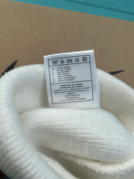 Шапка NIKE Swoosh Beanie, One Size, винтажная шапка Nike, белая шапка