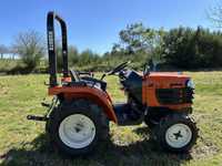 Trator Kubota com Frese