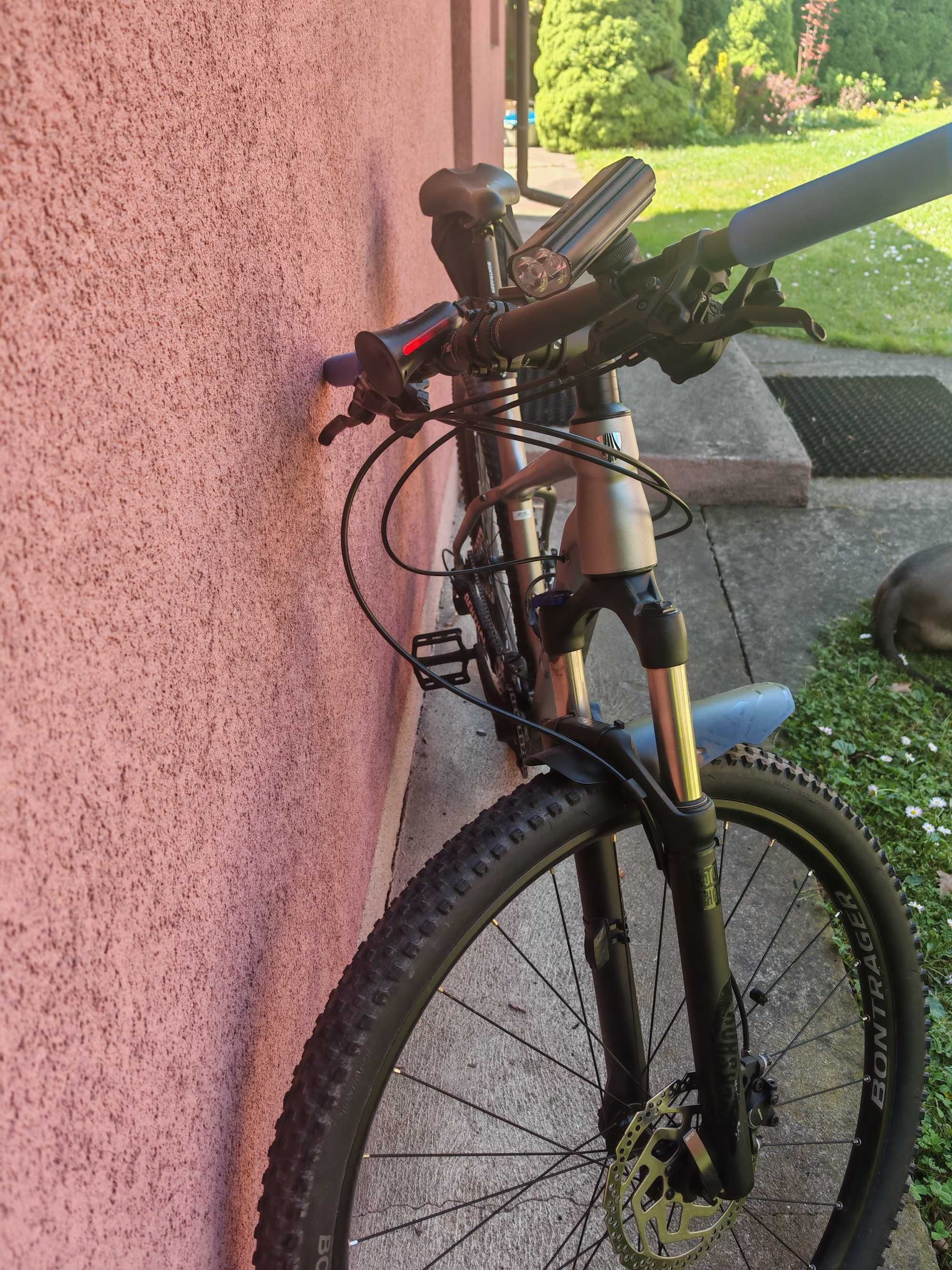 X-Caliber 8 21.5