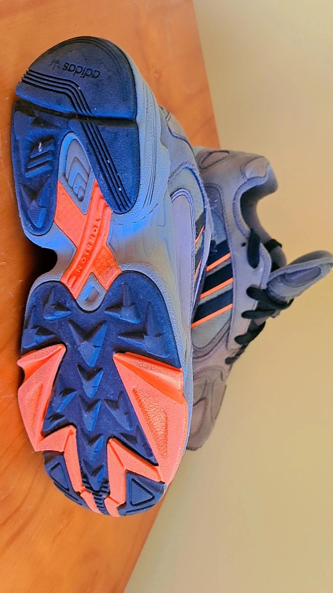 Sapatilha adidas torsion x