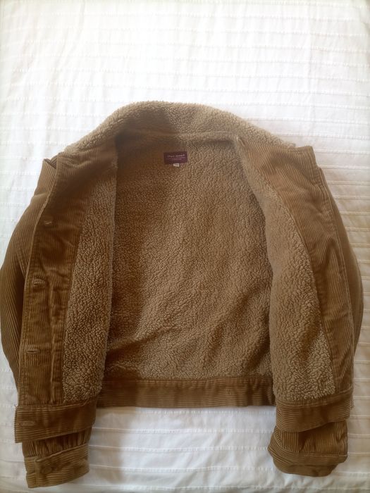 Casco em bombazina de mulher